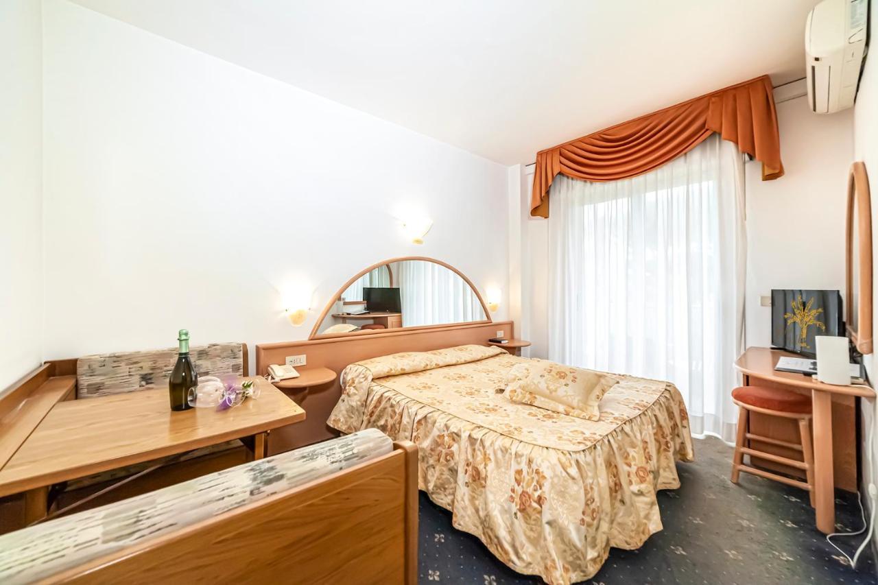 Hotel Villa Luisa لينانو سابيادورو المظهر الخارجي الصورة