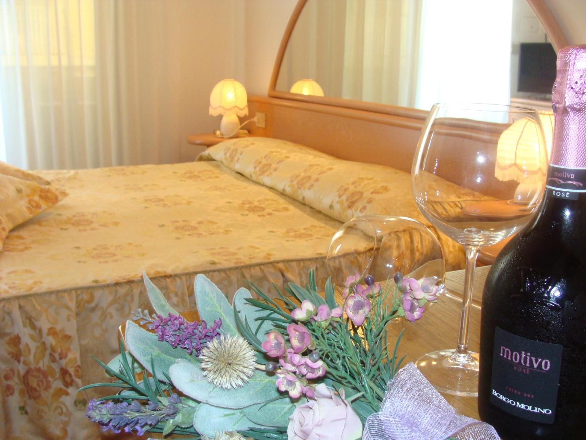 Hotel Villa Luisa لينانو سابيادورو المظهر الخارجي الصورة