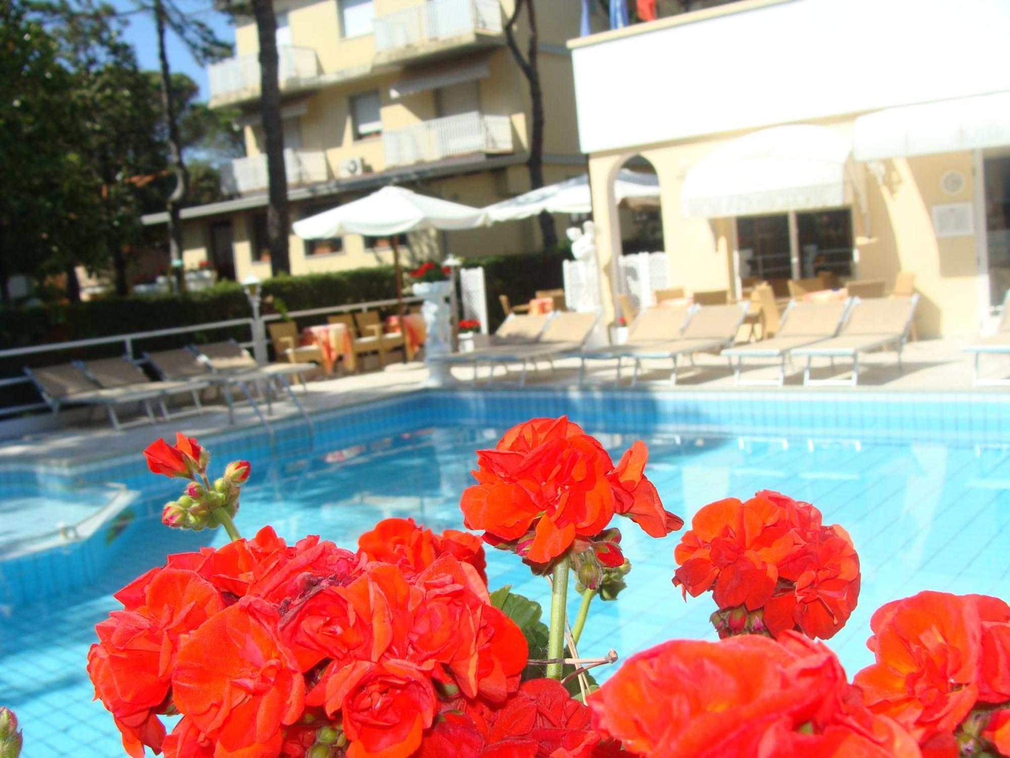 Hotel Villa Luisa لينانو سابيادورو المظهر الخارجي الصورة