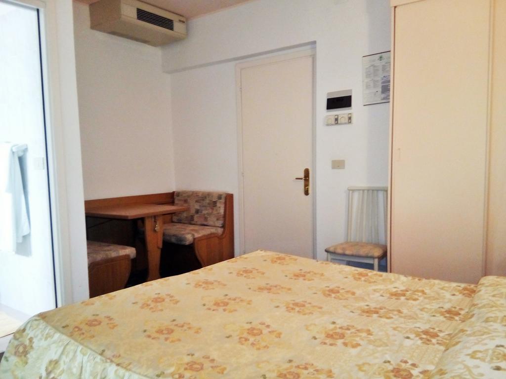 Hotel Villa Luisa لينانو سابيادورو المظهر الخارجي الصورة